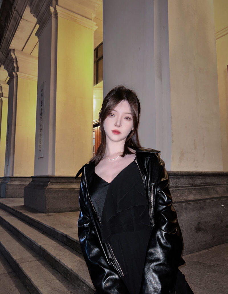 一小央泽仙女图库更新，试衣间的精彩时刻