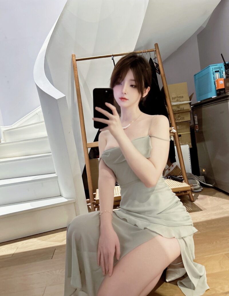 一小央泽仙女图库更新，试衣间的精彩时刻