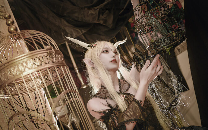 神秘与迷人并存：切切Celia闪灵最新作品赏析