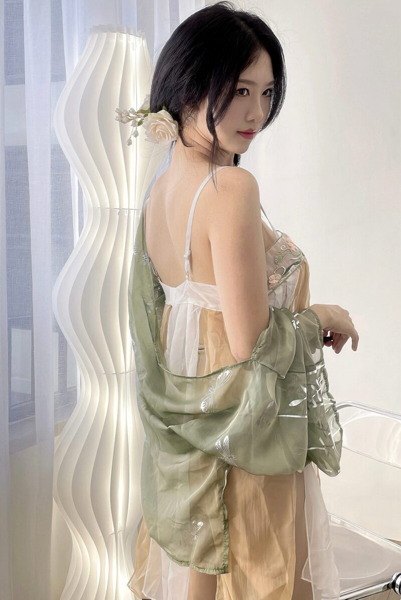 利世insane最新图片,古风与现代风格碰撞火花 利世insane最新图片,古风与现代风格碰撞火花