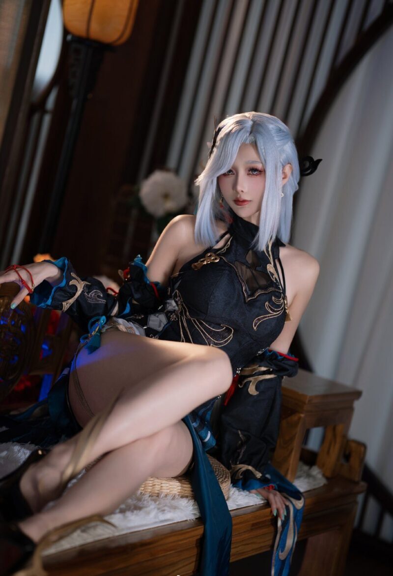 如月灰申鹤Cospla二次元与现实的梦幻联动