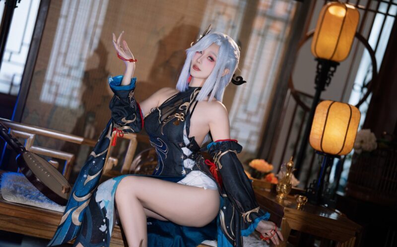 如月灰申鹤Cospla二次元与现实的梦幻联动