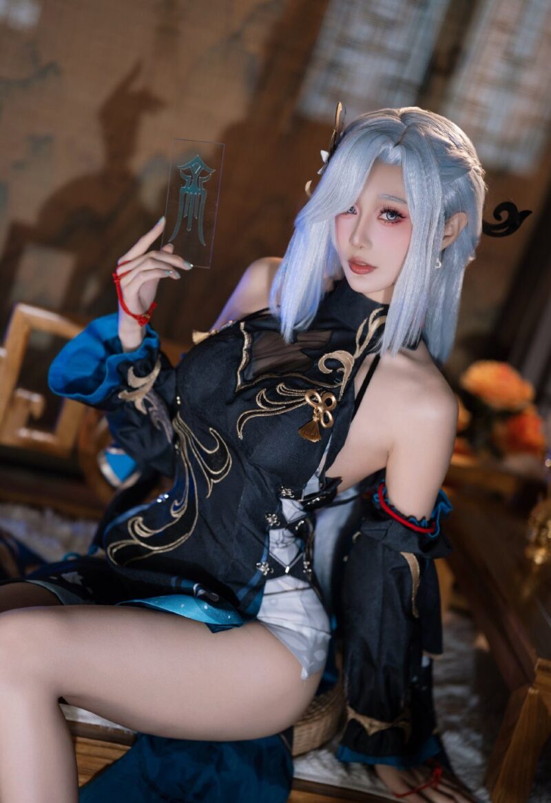 如月灰申鹤Cospla二次元与现实的梦幻联动