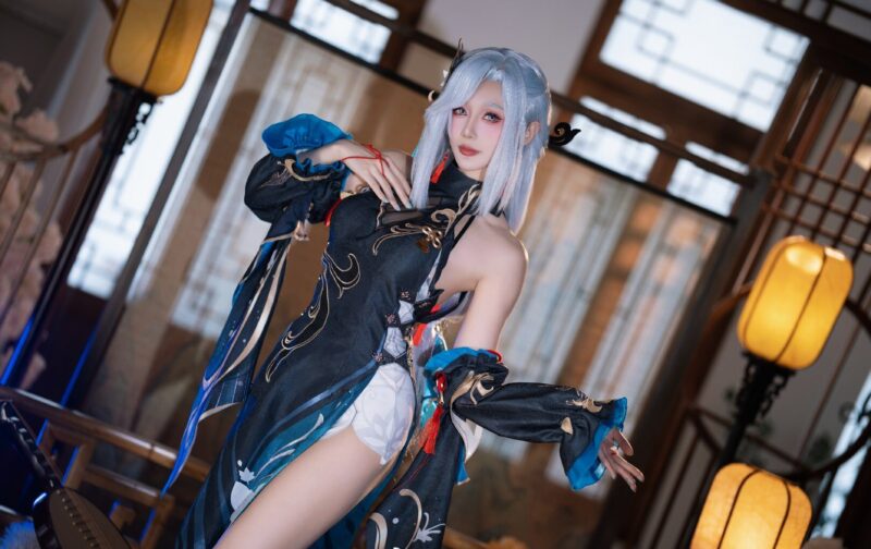 如月灰申鹤Cospla二次元与现实的梦幻联动