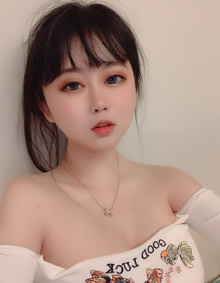 是依酱吖日常穿搭集合，值得记录的每个瞬间