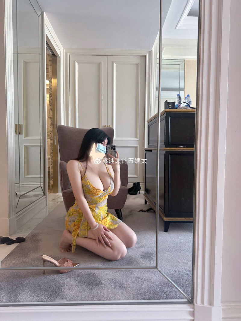迷人的五姨太最新微密图，每一张都是无法拒绝的图片