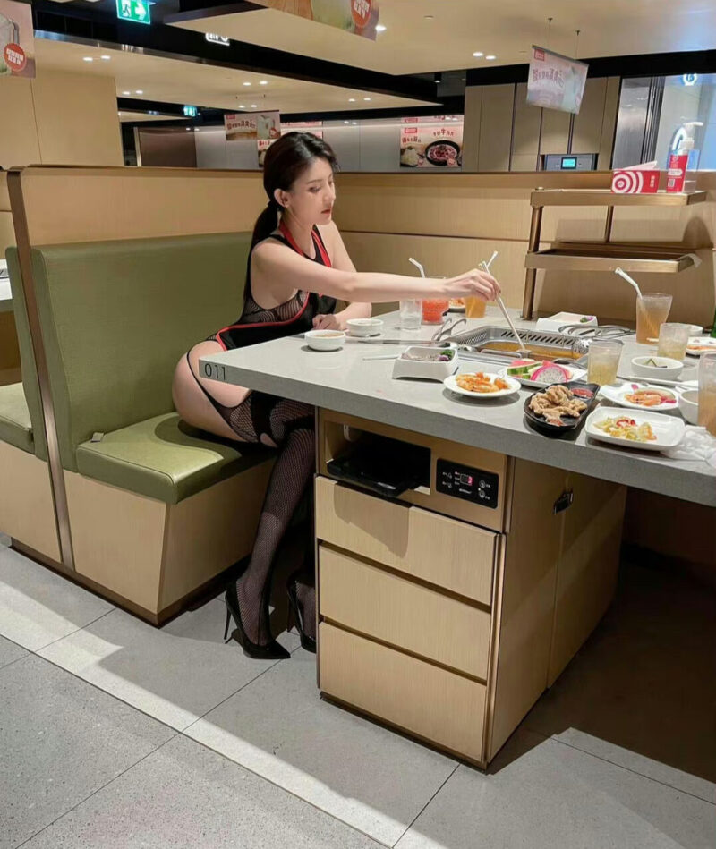 颜值微博博主阿朱505首秀,一场视觉盛宴