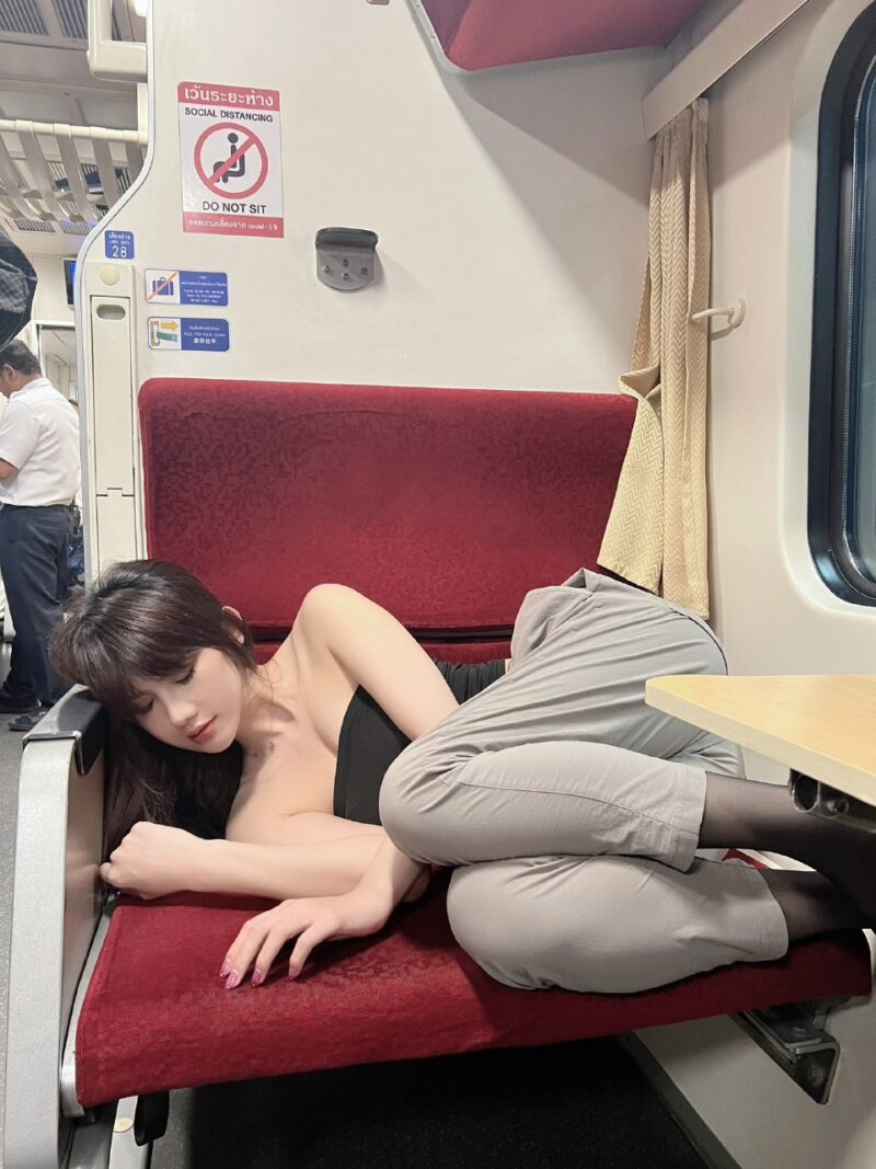 颜值微博博主阿朱505首秀,一场视觉盛宴