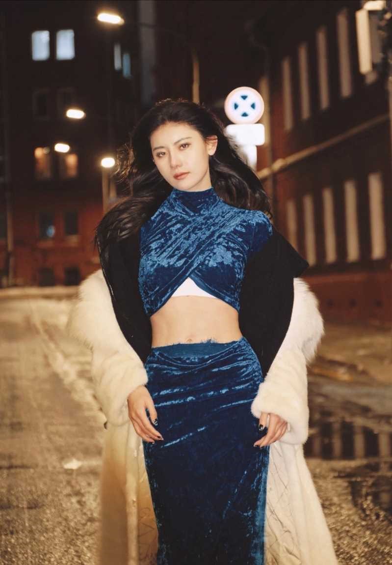 颜值微博博主阿朱505首秀,一场视觉盛宴