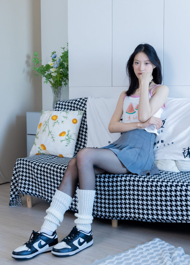 袜啵啵完整视频发布:雪糕的最新摄影作品 袜啵啵完整视频发布:雪糕的最新摄影作品