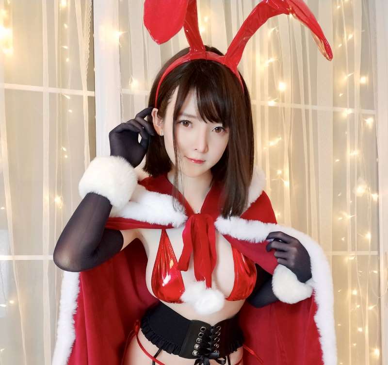 图养眼一小央泽圣诞五号房，一小央泽整过容吗？