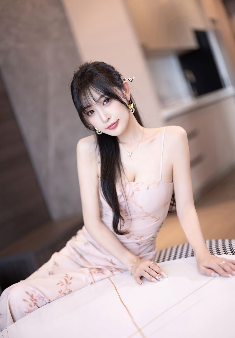 无圣光林星阑：摄影镜头下的高挑美人