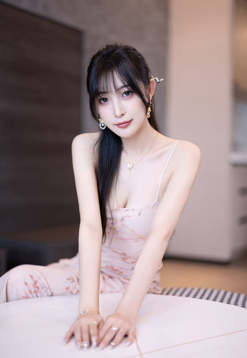 无圣光林星阑：摄影镜头下的高挑美人