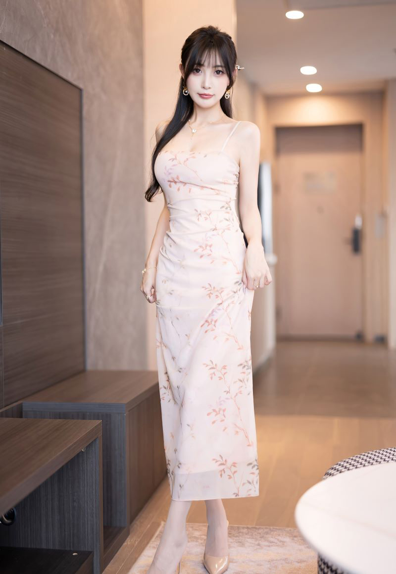 无圣光林星阑：摄影镜头下的高挑美人