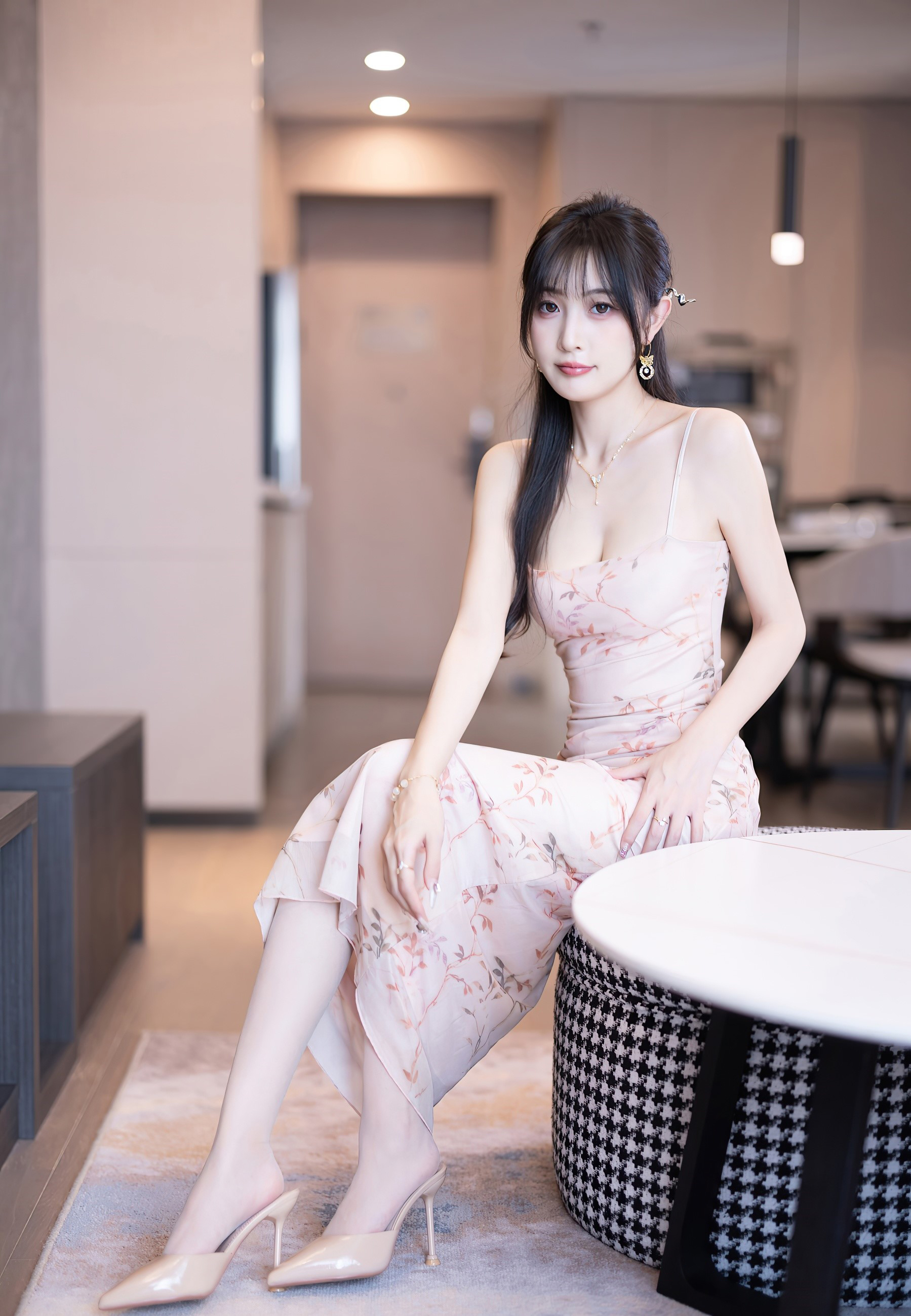 无圣光林星阑：摄影镜头下的高挑美人