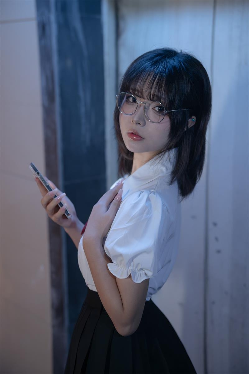 yuuhui玉汇kokuhui电梯间的尾行图片和24套免费图集鉴赏