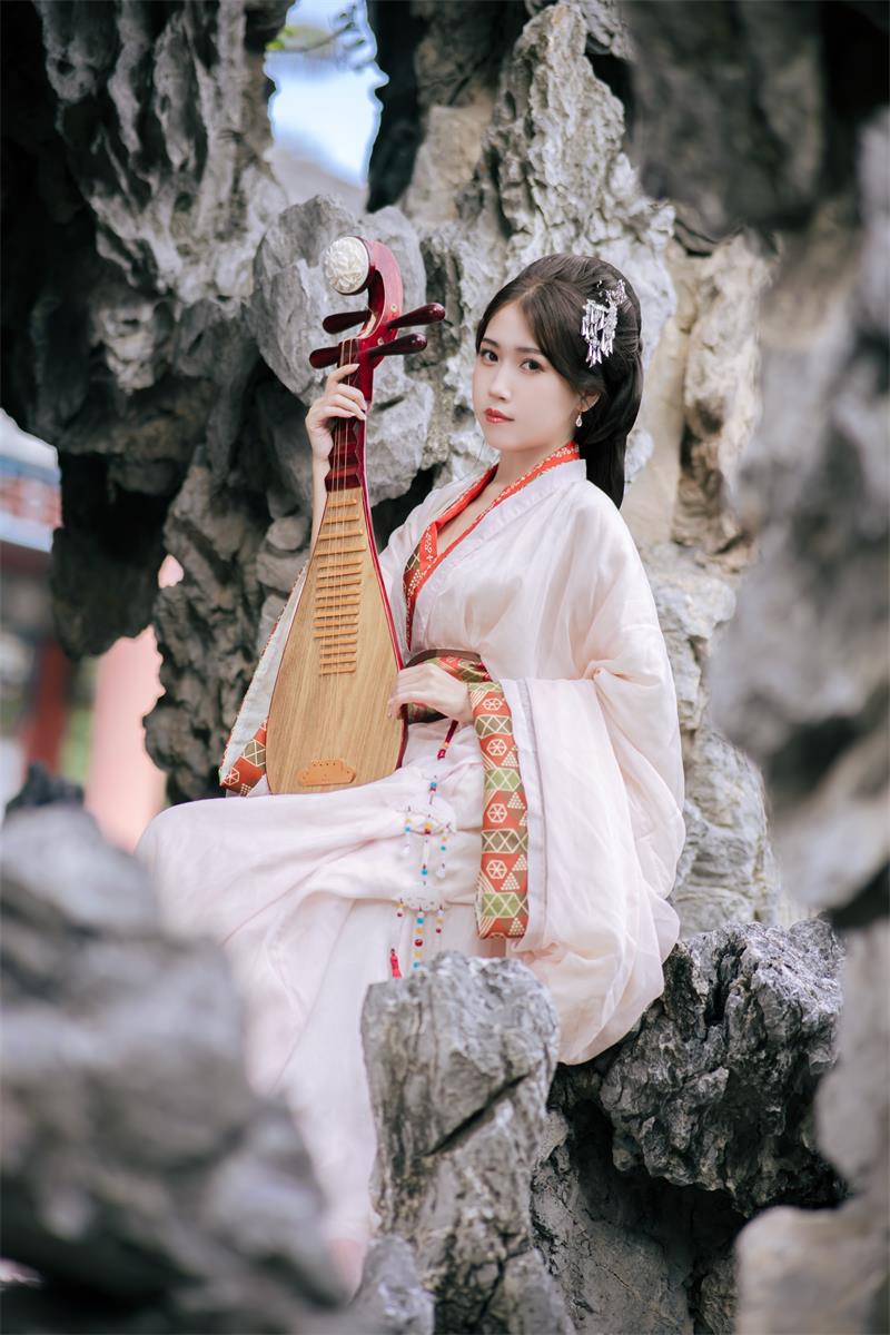 不呆猫反差古装千金摄影赏析,51套图集持续更新