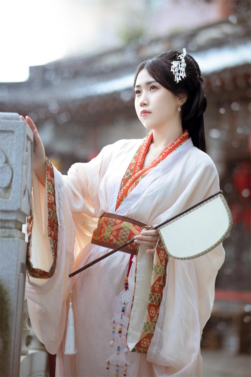 不呆猫反差古装千金摄影赏析,51套图集持续更新