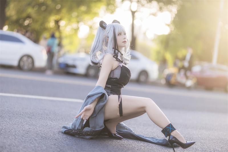 末夜787最新作品-舰长图食铁兽场照