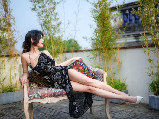 秋和柯基最新组图分享!骄傲的尼禄旗袍少女与你一起!
