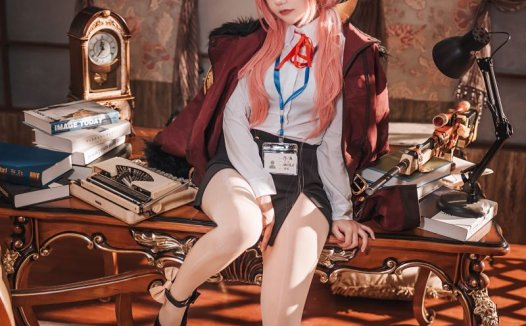 是一只熊仔吗cos草野由依图片,一个喜欢玩枪的女孩